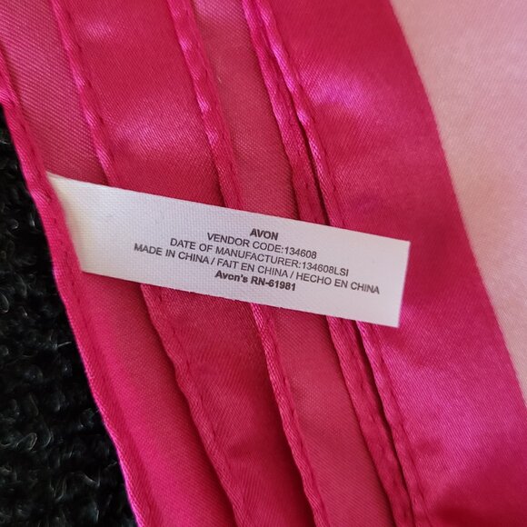 AVON Pink and White Breast Cancer "In It To End It" Scarf Wrap - Picture 4 of 4